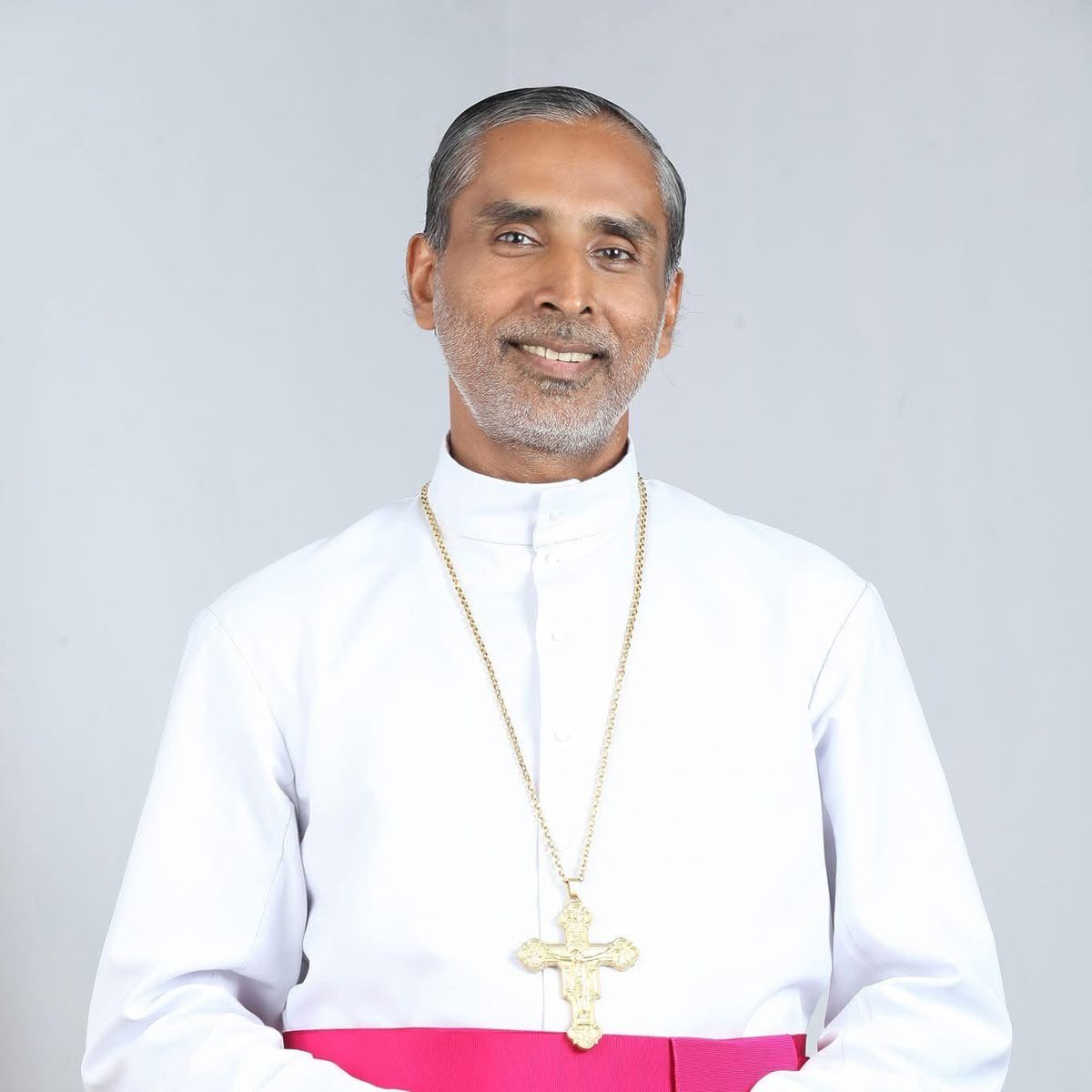 INDIA: The Hermit Priest Who Gave His Kindey So Save A Hindu