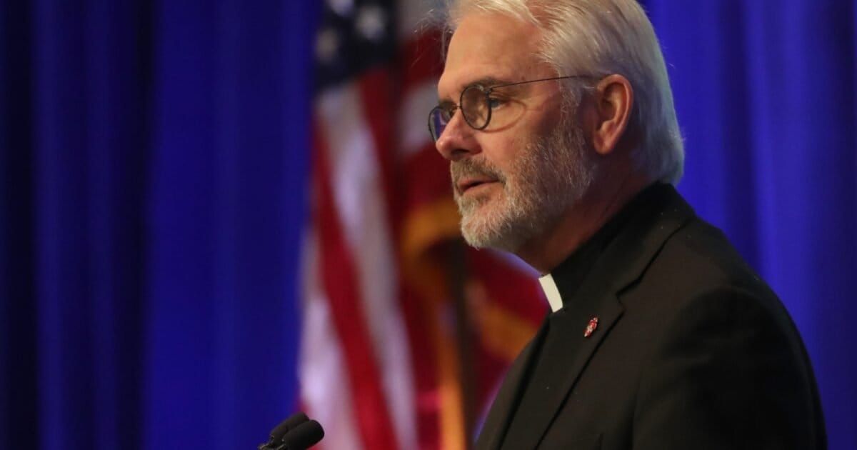 AMERICAN BISHOPS RECLAIM THE NATION: U.S. TO BE CONSECRATED TO THE SACRED HEART OF JESUS