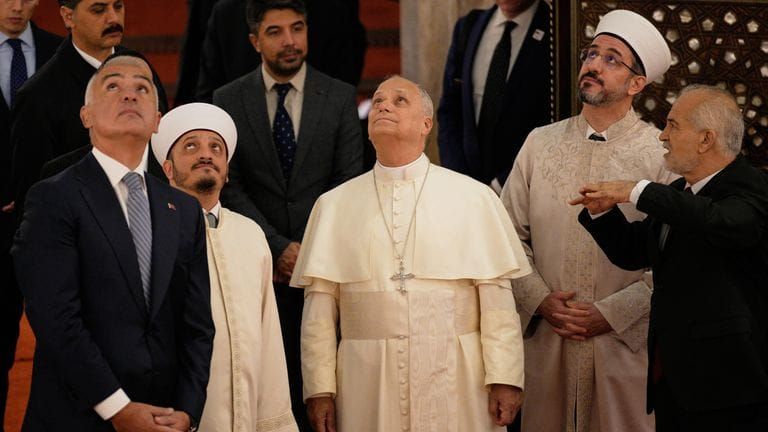POPE LEO XIV VISITS HAGIA SOFIA IN ISTANBUL AS GESTURE OF "INTERFAITH RESPECT"