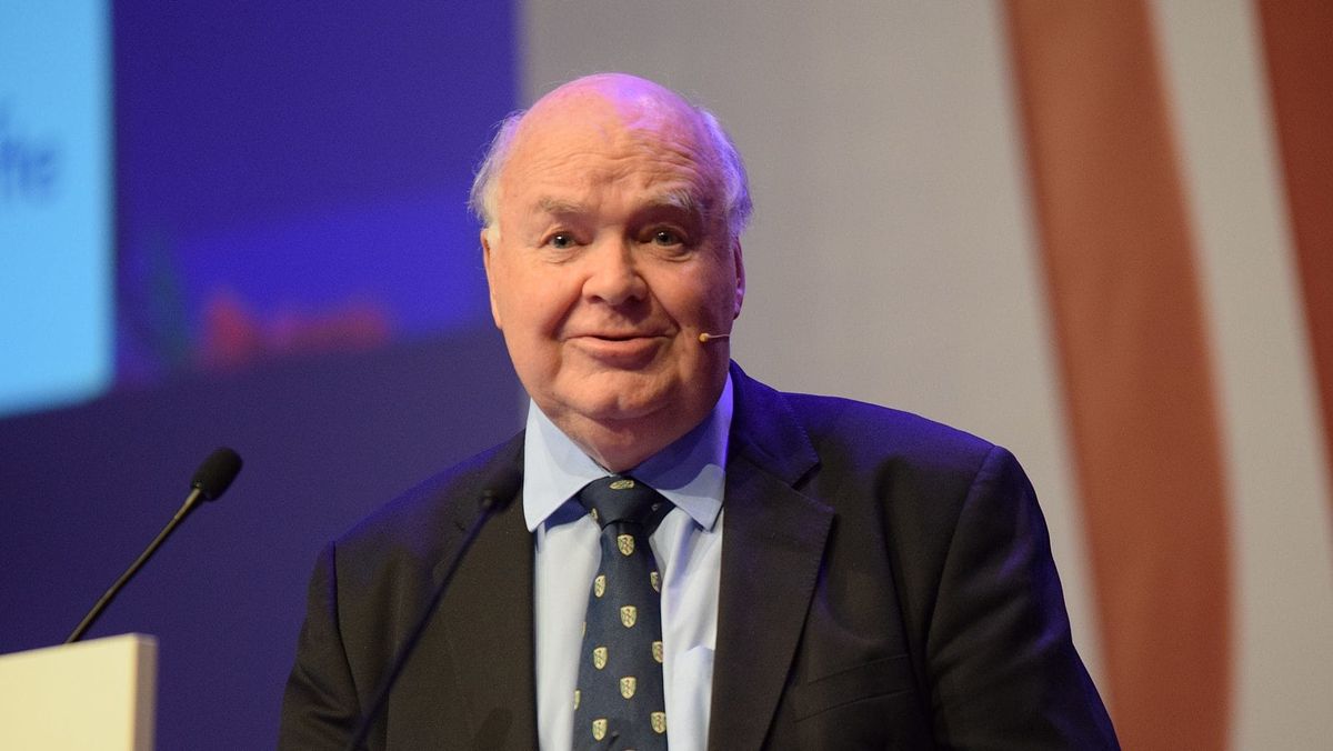 AI Is Making Us Lazy: Oxford Mathematician John Lennox Warns Christians That ChatGPT Is the Latest Test of Whether We Will Still Think