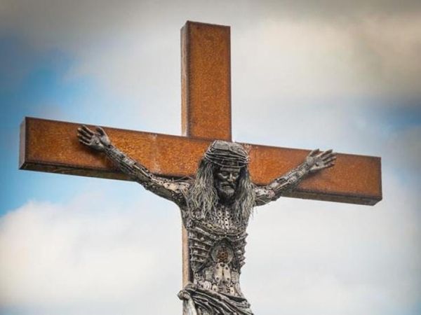 A Massive Sculpture of Jesus Christ Has Been Unveiled in the Heart of England