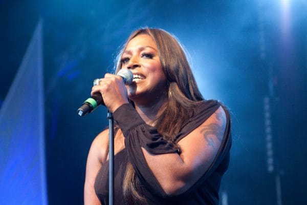 C56XGY Mica Paris performing at the Henley Festival