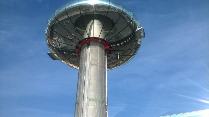 The vertical cable car carrying us passenger up to enjoy an amazing view 
