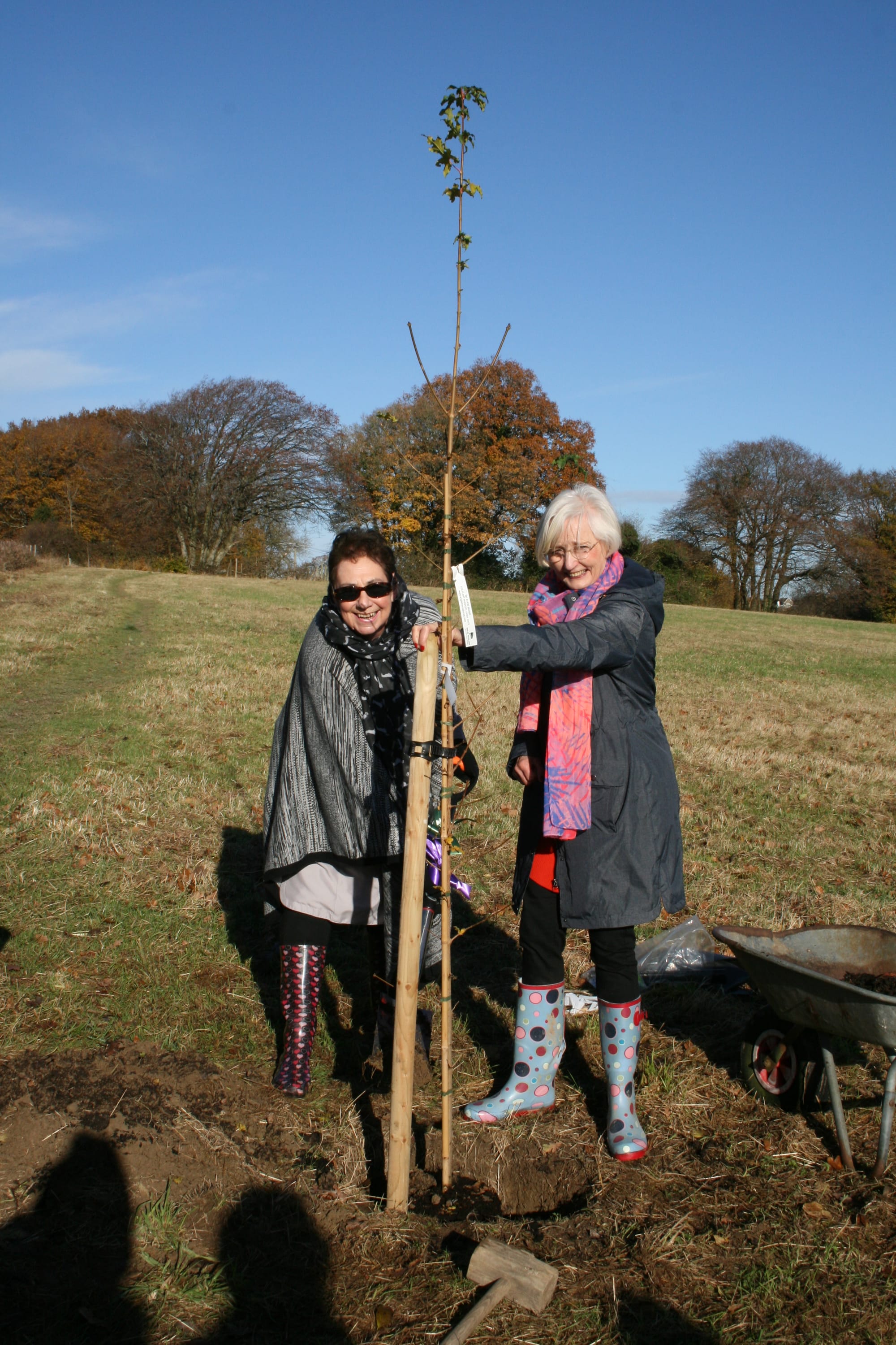 Gill Nokes, chairman of East Sussex W I Federation (l) with Beryl Jenkins, President of Brede W I (r)