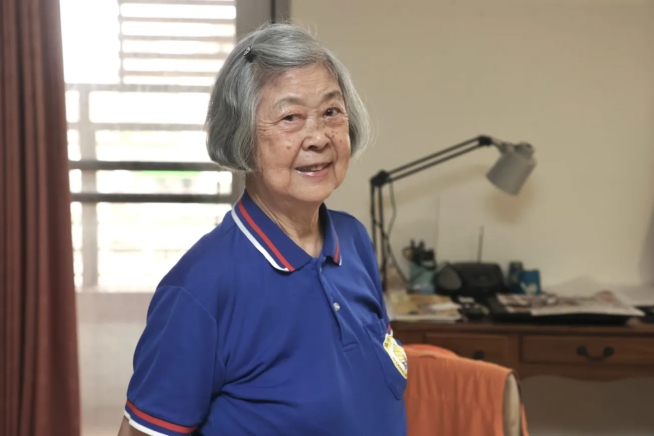 The Pioneer of "Scar Literature" - 陳若曦 (Chen Ruoxi)'s "Persistence and No Regrets: Chen Ruoxi's Autobiography at Seventy"