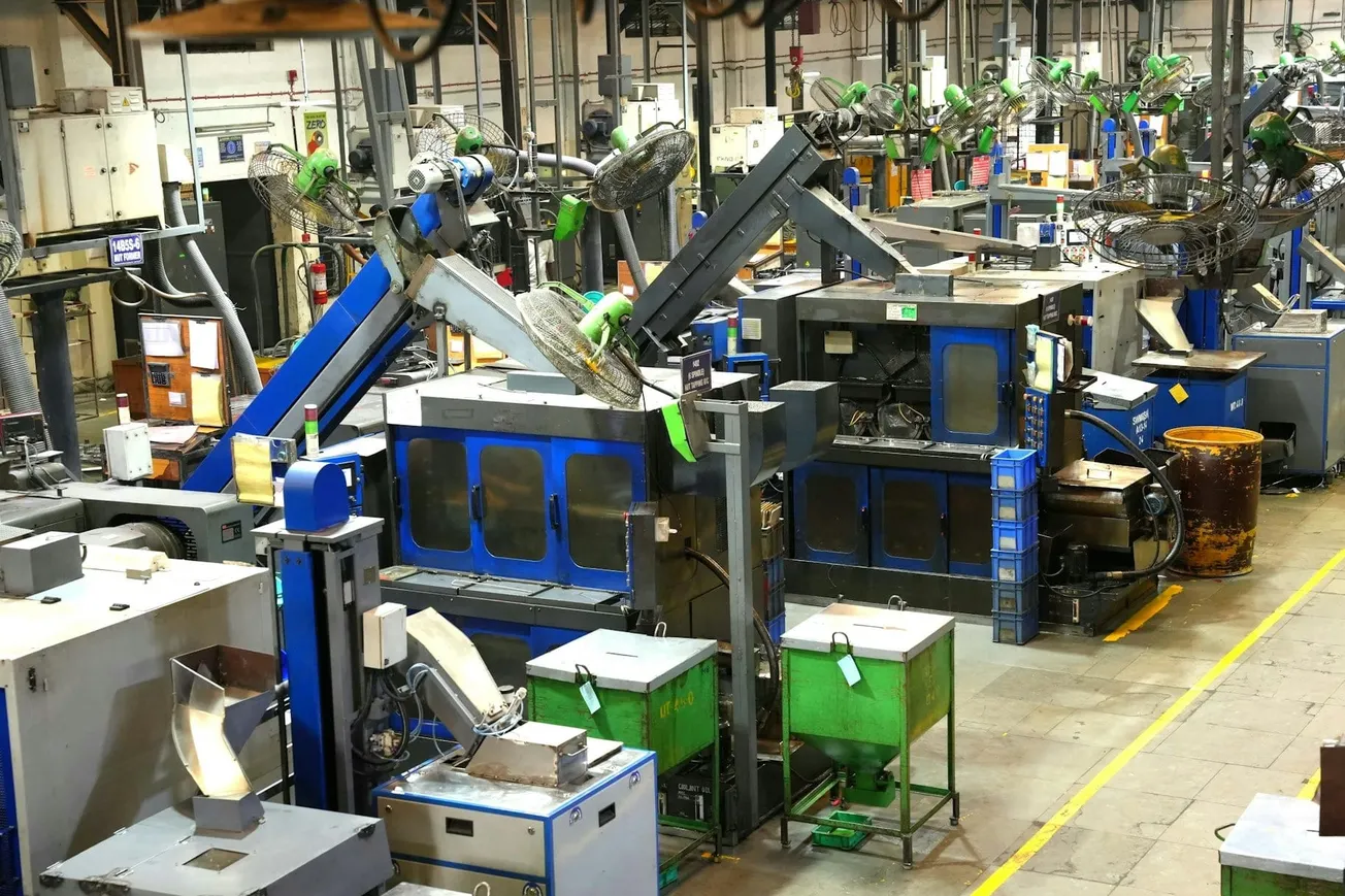 How the Expansion of Chinese Industrial Robots is Rewriting Manufacturing Competition