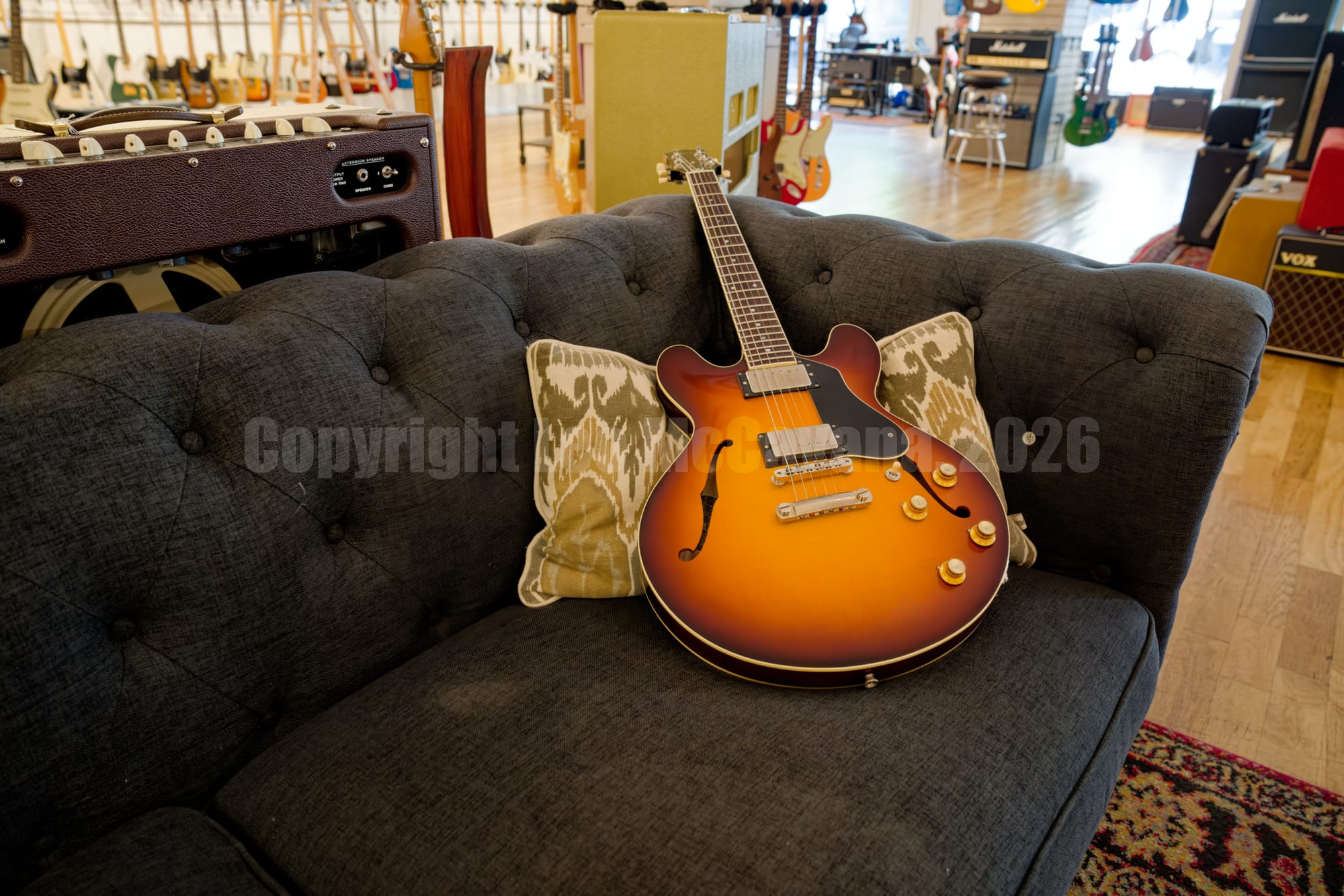 Saturday morning on the couch with a 335 at the Chicago Music Exchange