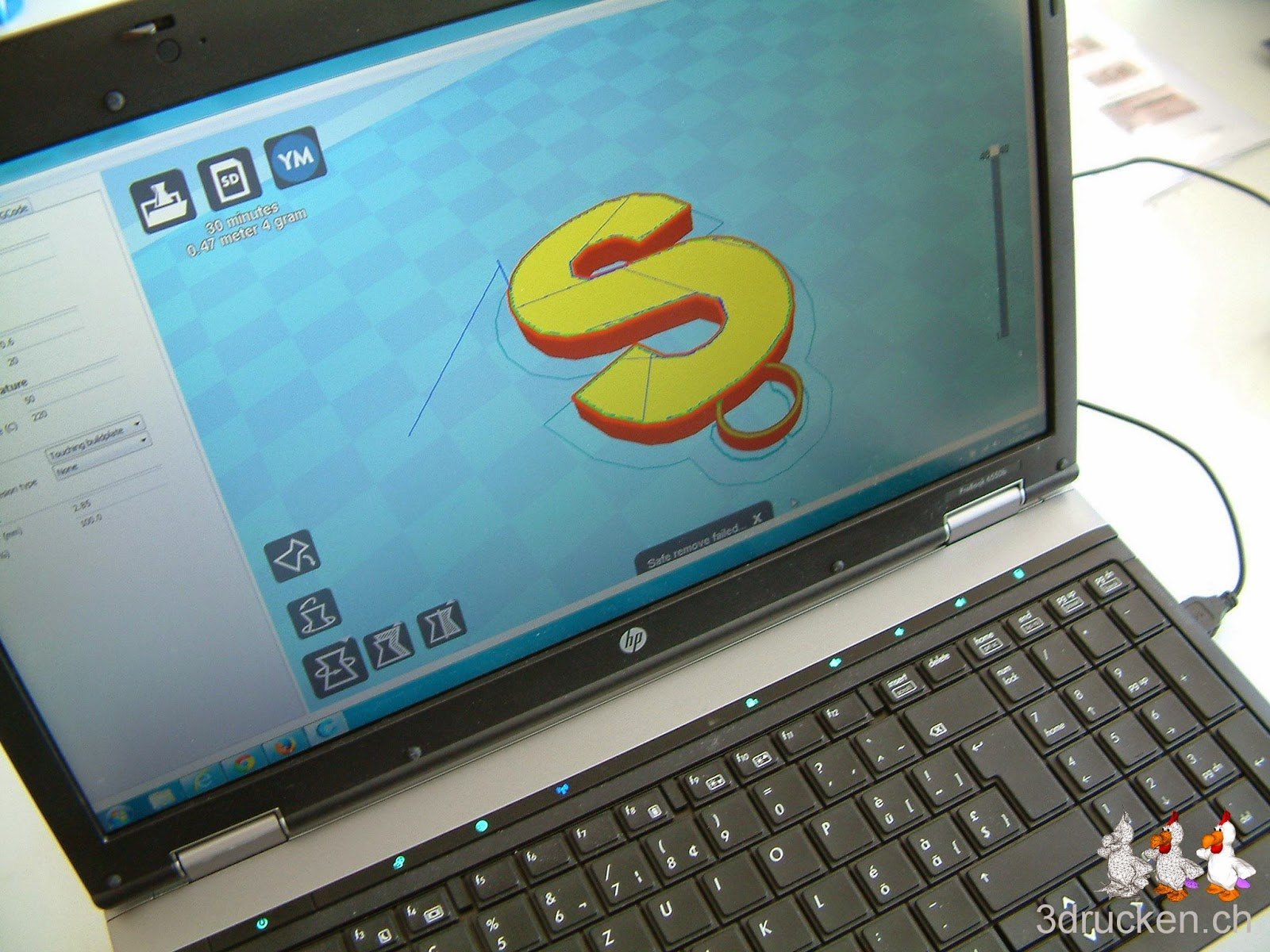 Foto eines Notebooks mit geöffnetem Cura das einen Anhänger in Form eines S zeigt