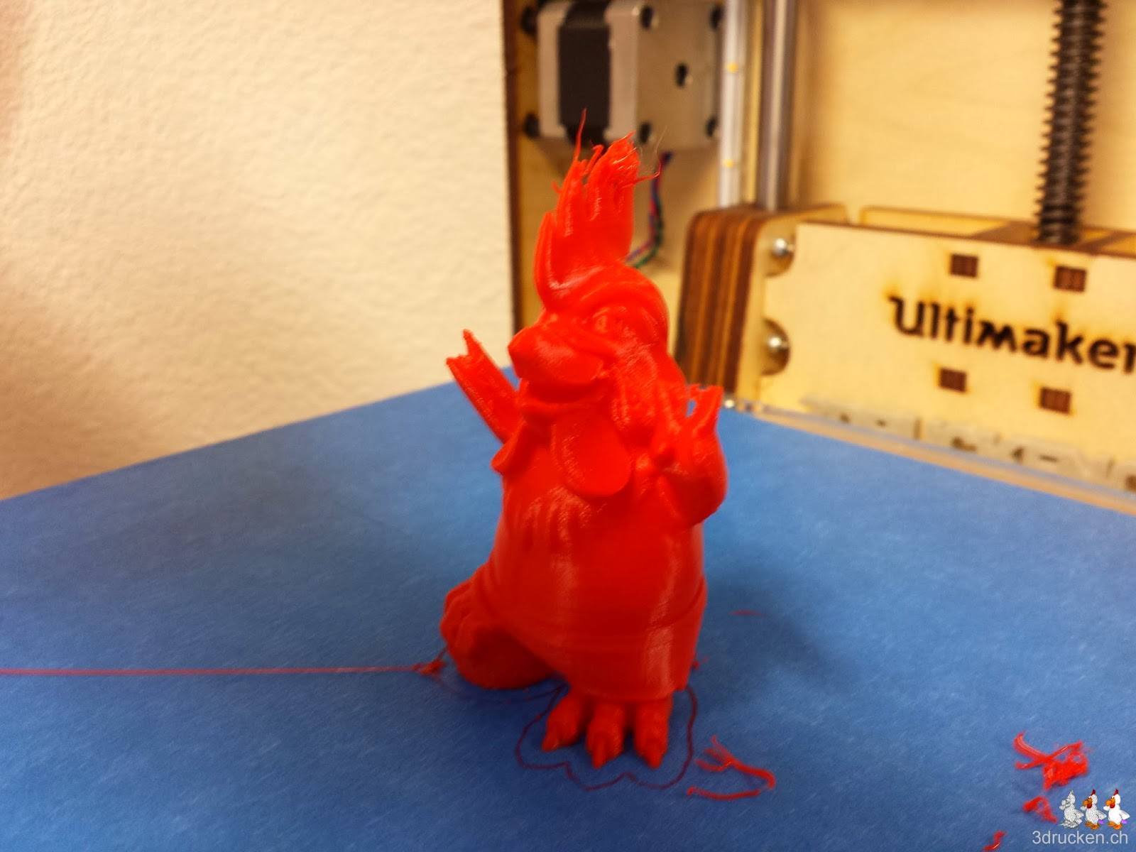 Foto des fertig gedruckten Güggels auf dem Drucktisch des Ultimaker Original