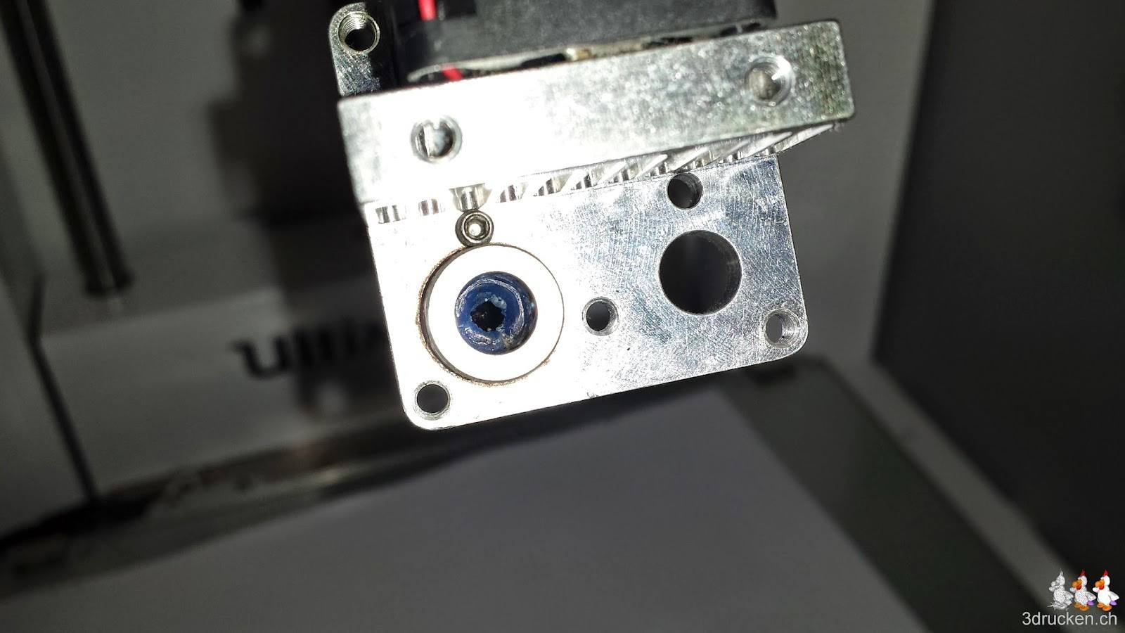 Foto von oben ins innere der Düse des Ultimaker 2