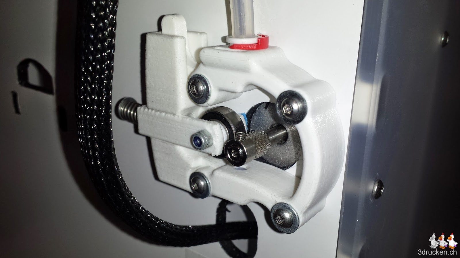 Foto des komplett montierten alternativen Feeder am Ultimaker 2