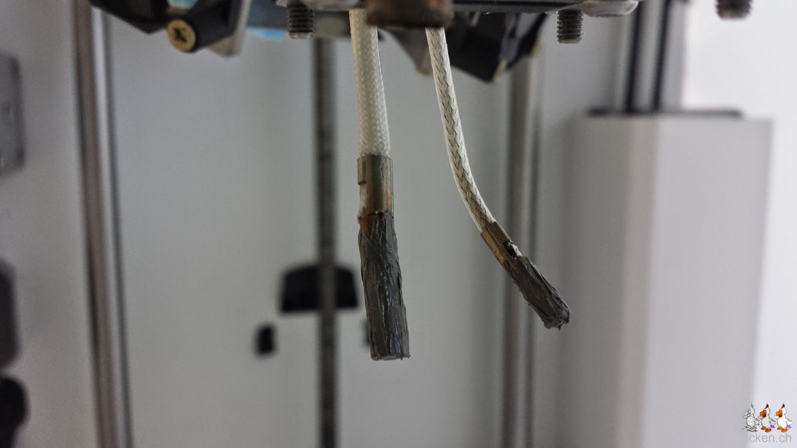 Foto der mit Arctic Silver 5 Wärmeleitpaste eingeschmierten Patronen der Heizung und des Temperaturfühlers am Ultimaker 2