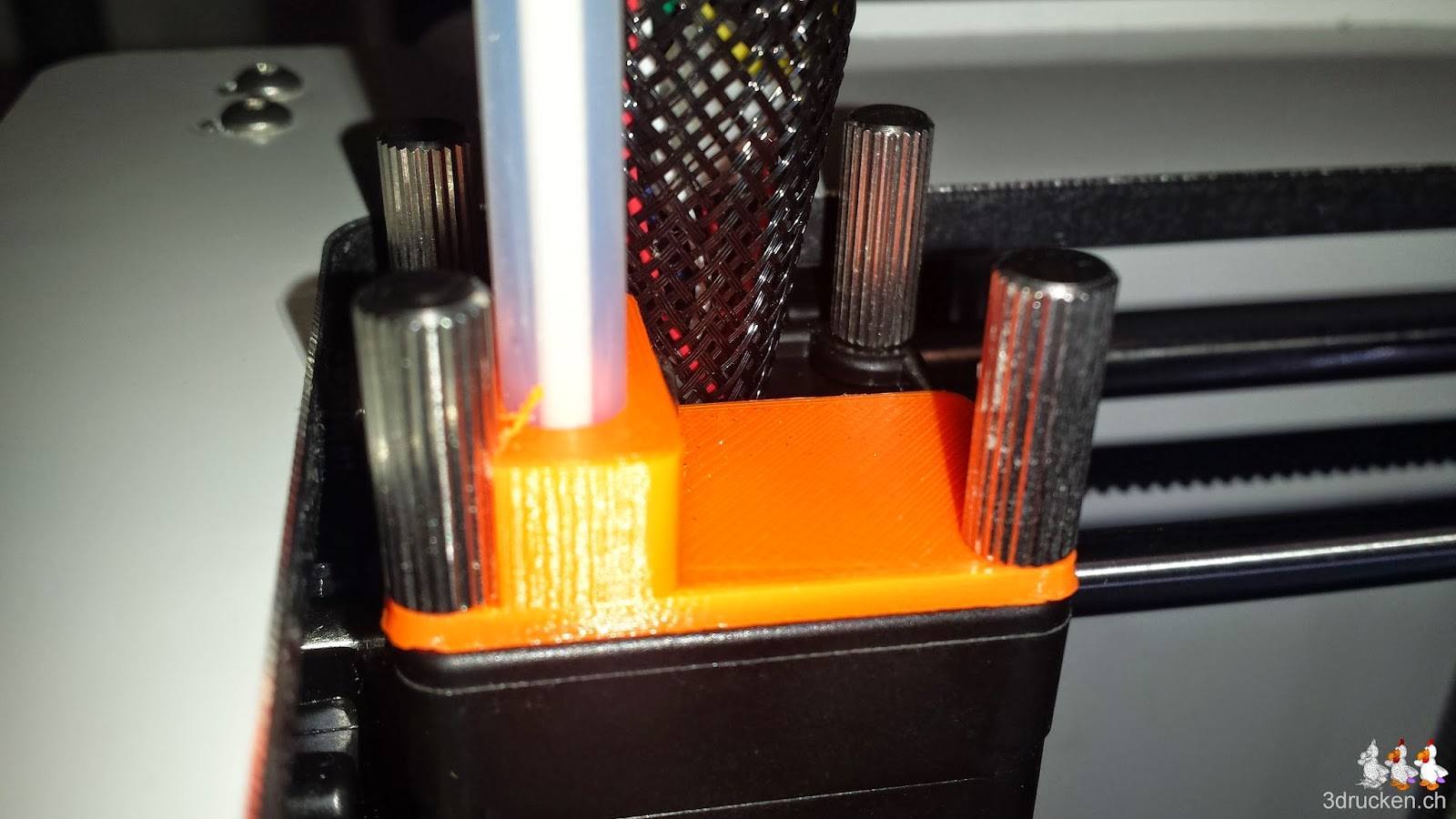 Foto des neu montierten Bowden Tube Halters am Druckkopf des Ultimaker 2