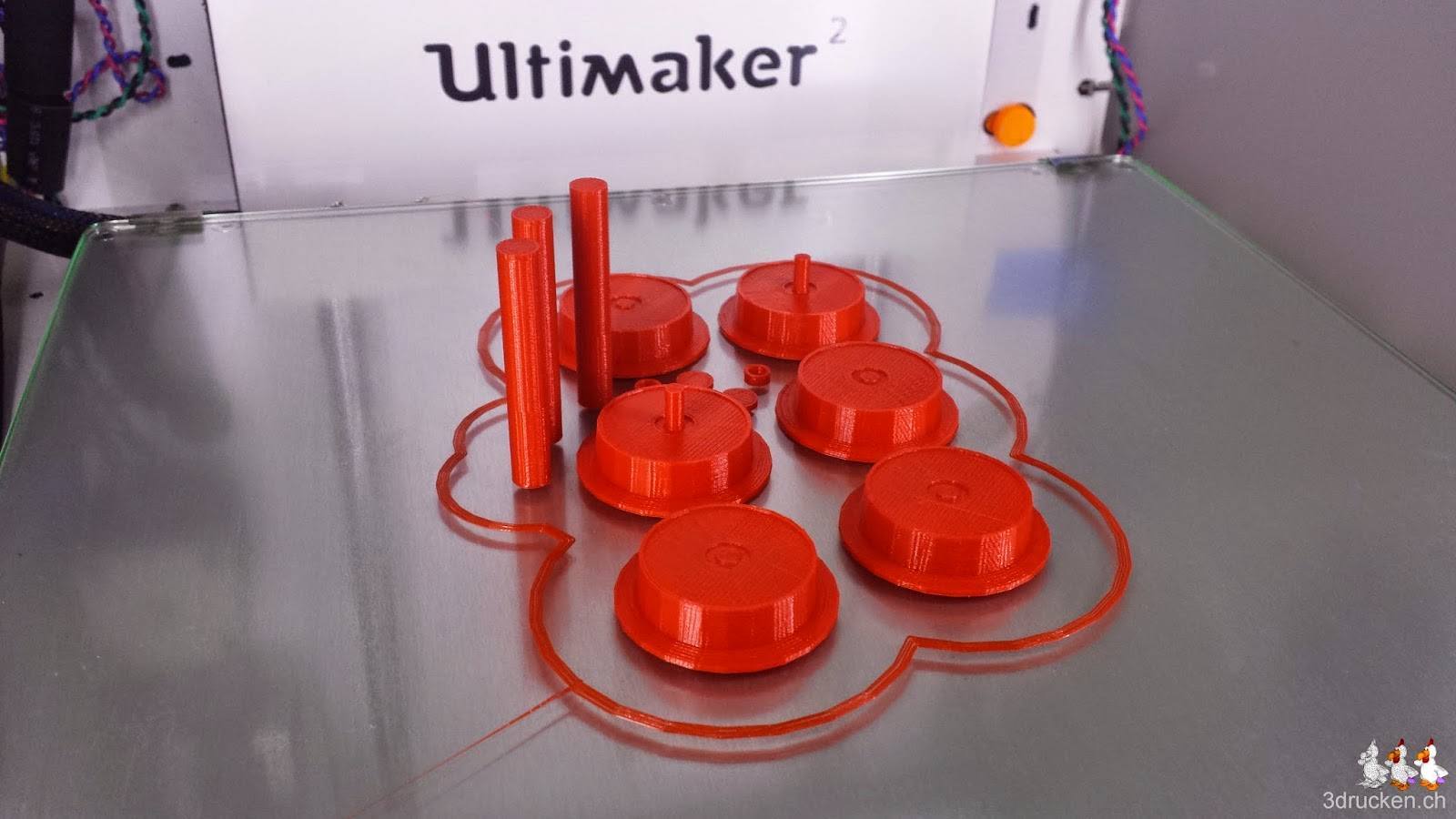 Foto der drei Achsen und sechs Räder der Lokomotive gedruckt auf dem Ultimaker 2