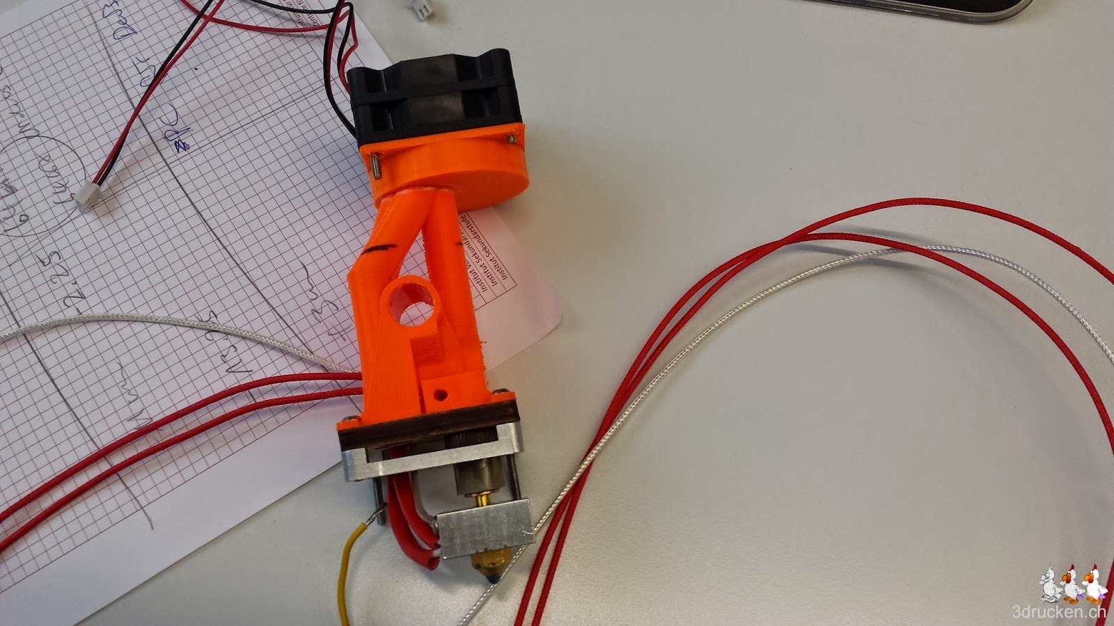 Foto des von uns selber entwickelten GüggelMod Druckkopfs für die Montage der Ultimaker Original Düse am Ultimaker 2