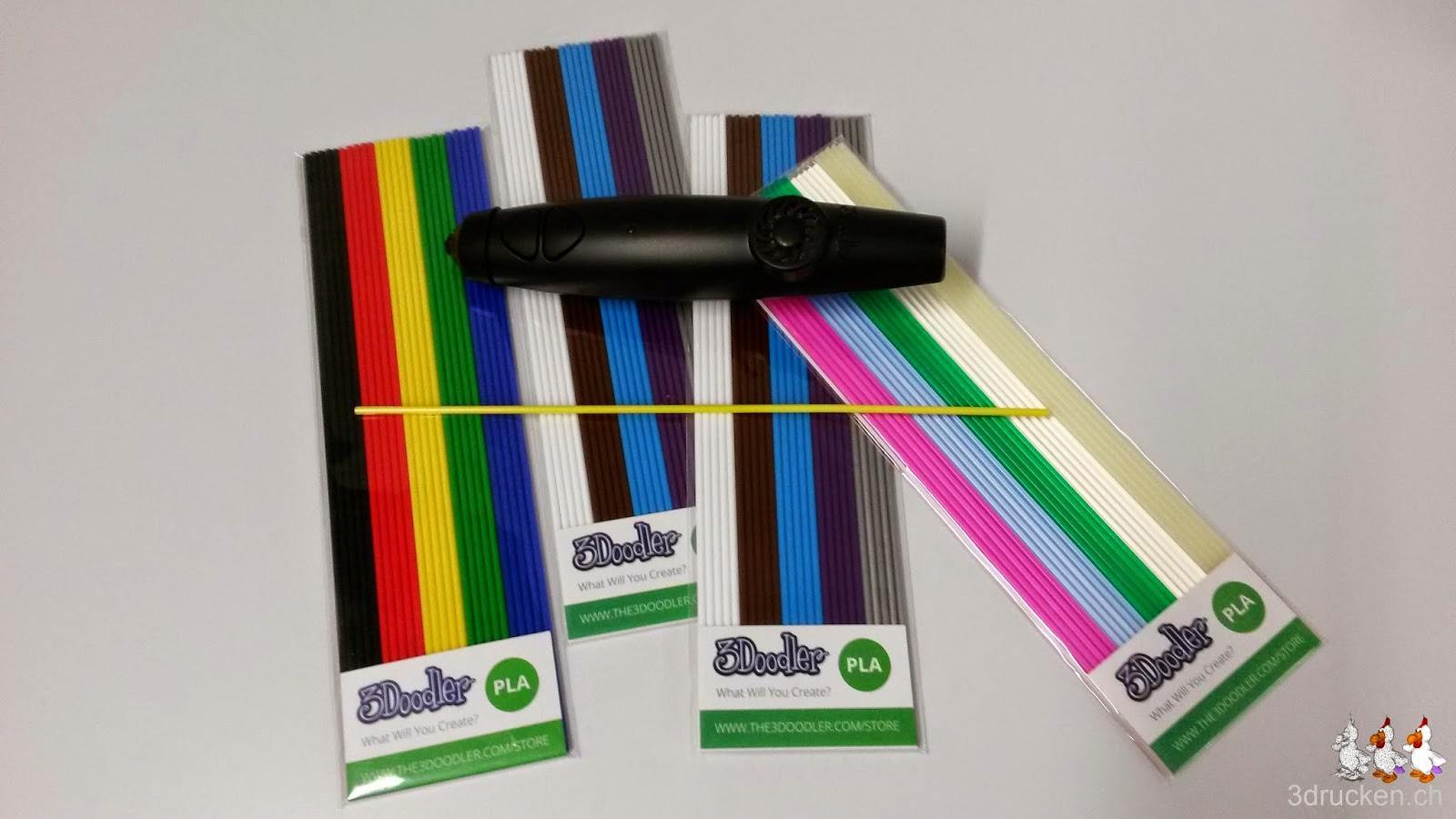 Foto der Sammlung an Druckmaterial mit dem 3Doodler 3D-Druckstift zusammen