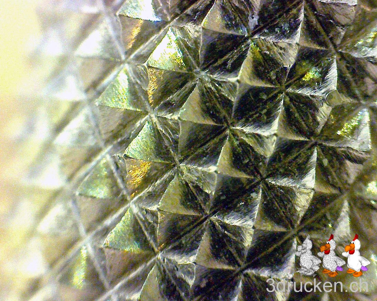 Foto des neuen gekerbten Bolzens für den Ultimaker 2 mit einem USB-Mikroskop aufgenommen