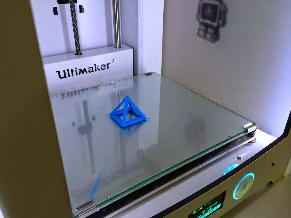 Foto der erfolgreich gedruckten Testpyramide im Ultimaker 2