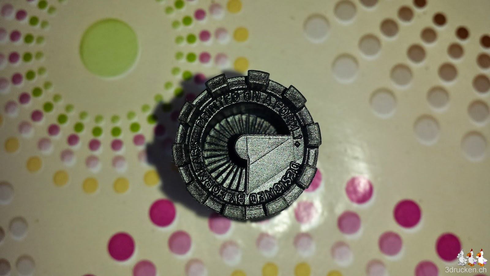 Foto des Drucksamples von Formlabs auf unserem Tisch von oben