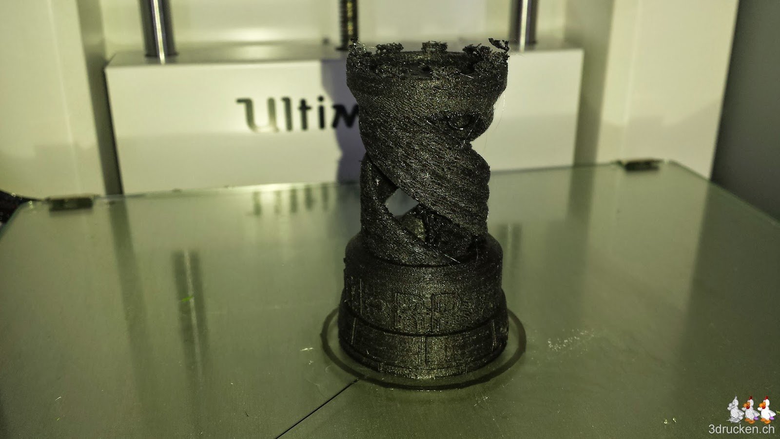Foto unseres ersten misslungenen Druckversuchs des Twisted Rook auf dem Ultimaker 2