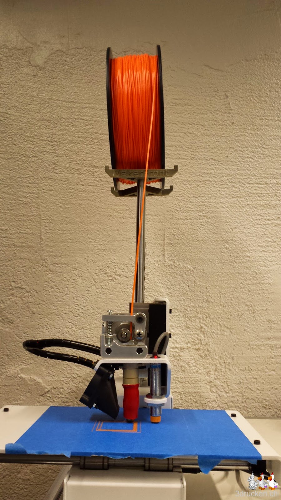 Foto des Printrbot Simple Metal von vorne mit der instabilen Rollenhalterung