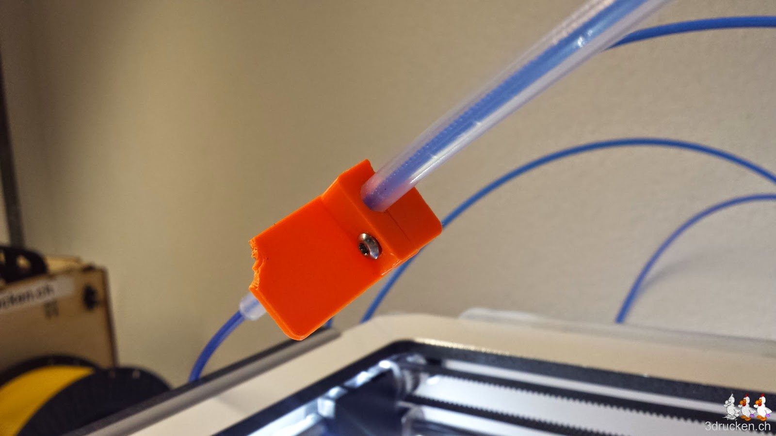 Foto des gebrochenen Halters der Bowden Tube aus der Nähe