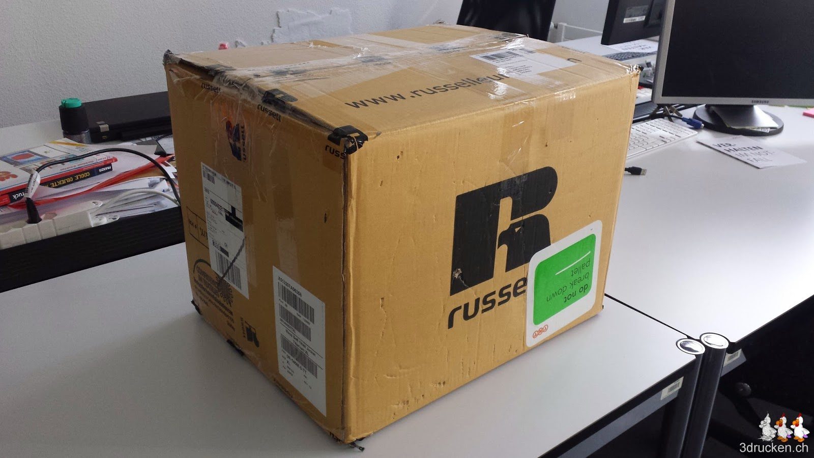 Foto der Kiste in welcher der NEO bei uns ankam
