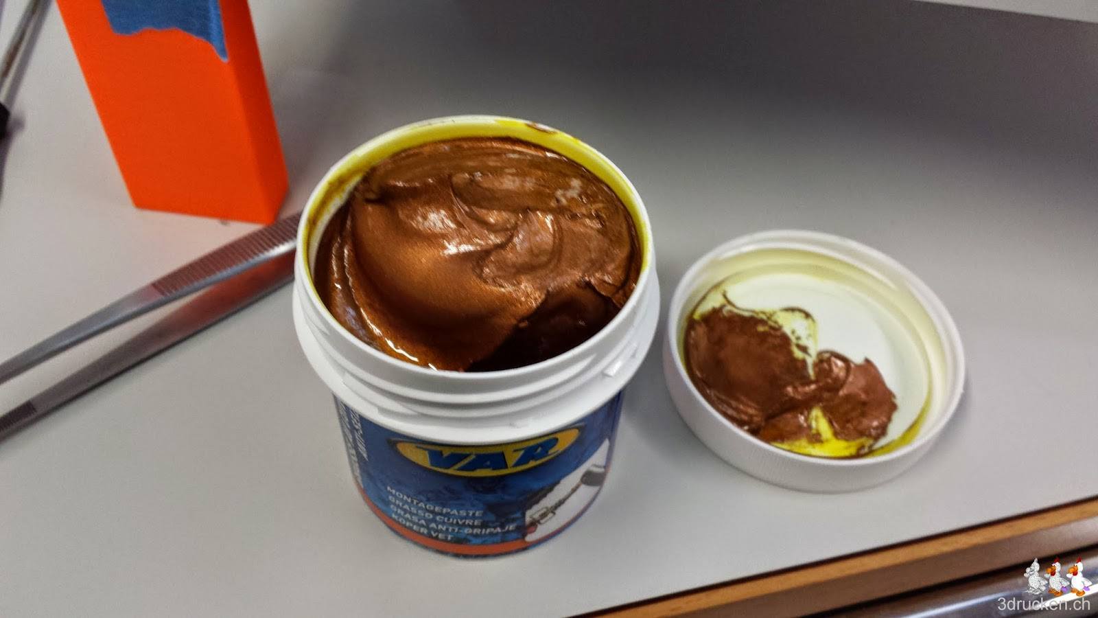 Foto der offenen Büchse Kupferfett