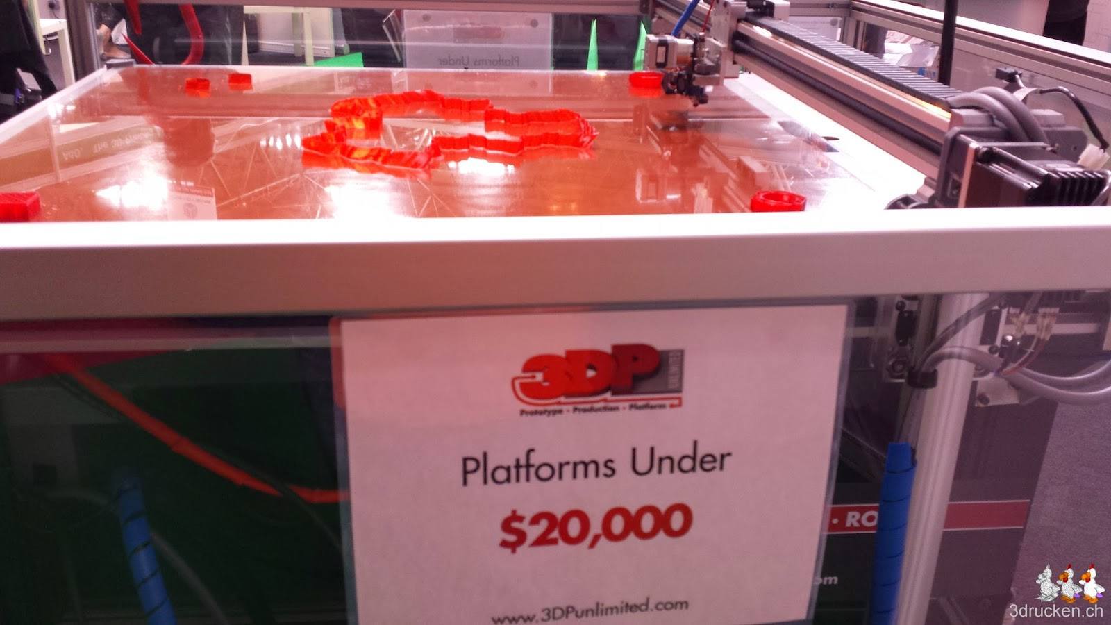 Foto eines grossen 3D-Druckers der dafür nur sehr langsam druckt