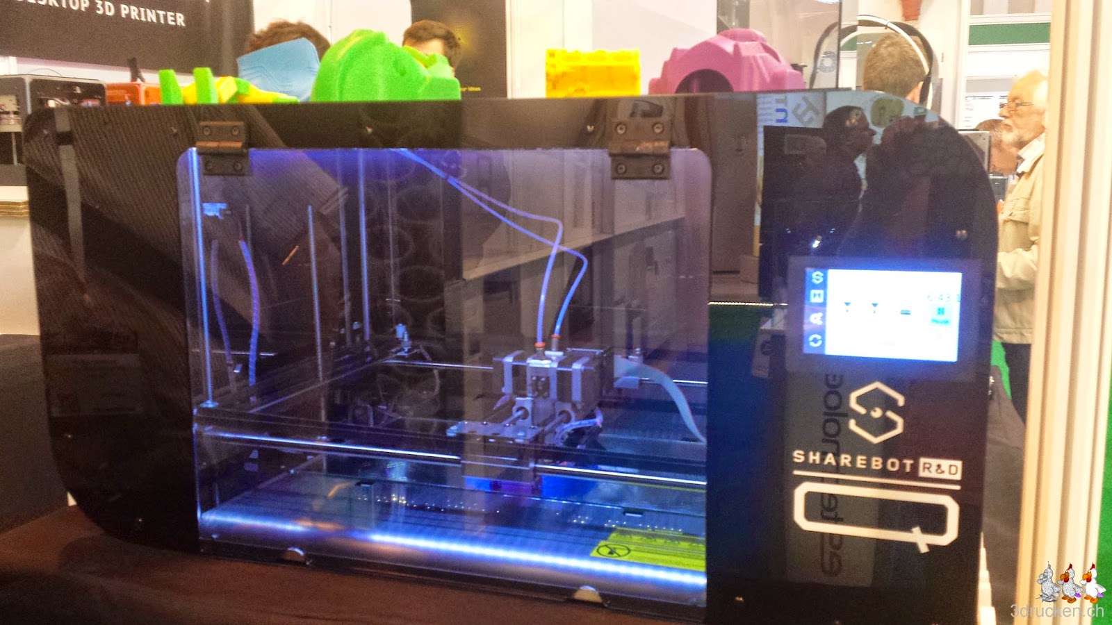 Foto eines neuen Sharebot 3D-Druckers am Stand von Sharebot