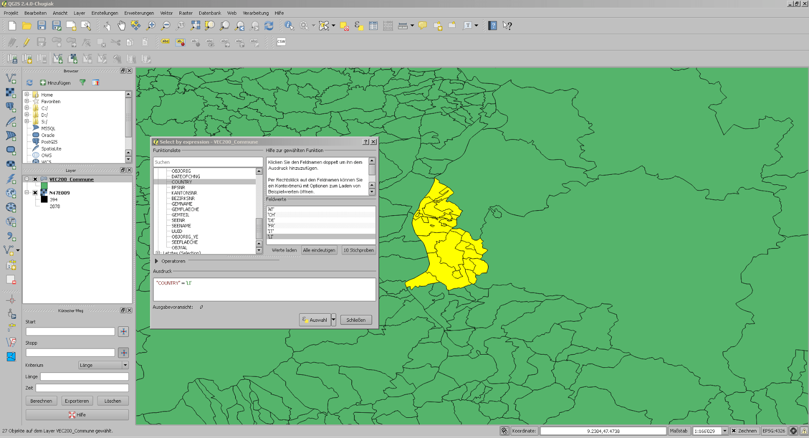 Screenshot aus QGIS mit den Gemeinden Liechtensteins ausgewählt im Vector200 von Swisstopo