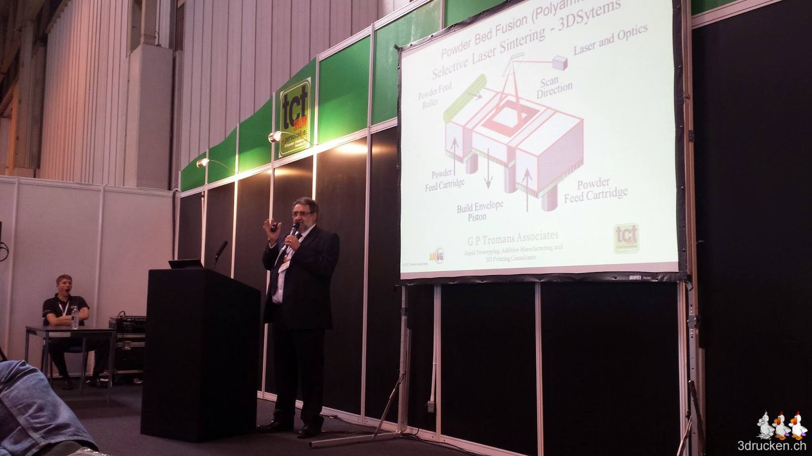 Foto von Graham Tromans bei seinem Referat an der TCT Show 2014 in Birmingham