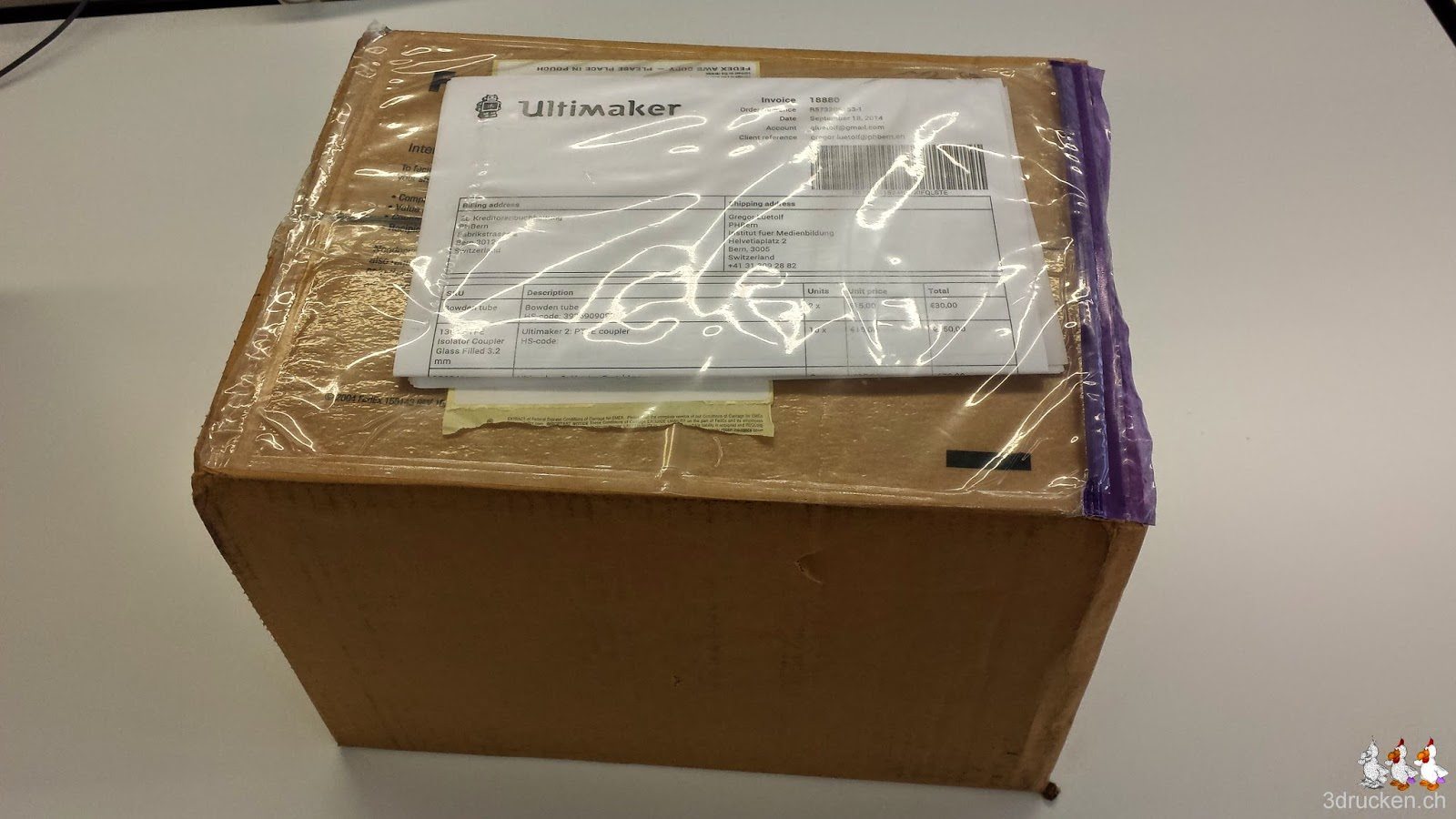 Foto des Pakets mit Frachtbrief von Ultimaker