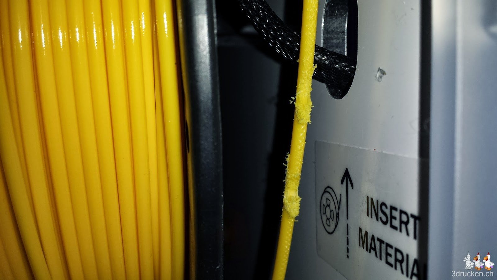 Foto des durch den Vorschub abgewetzten Filaments am Ultimaker 2