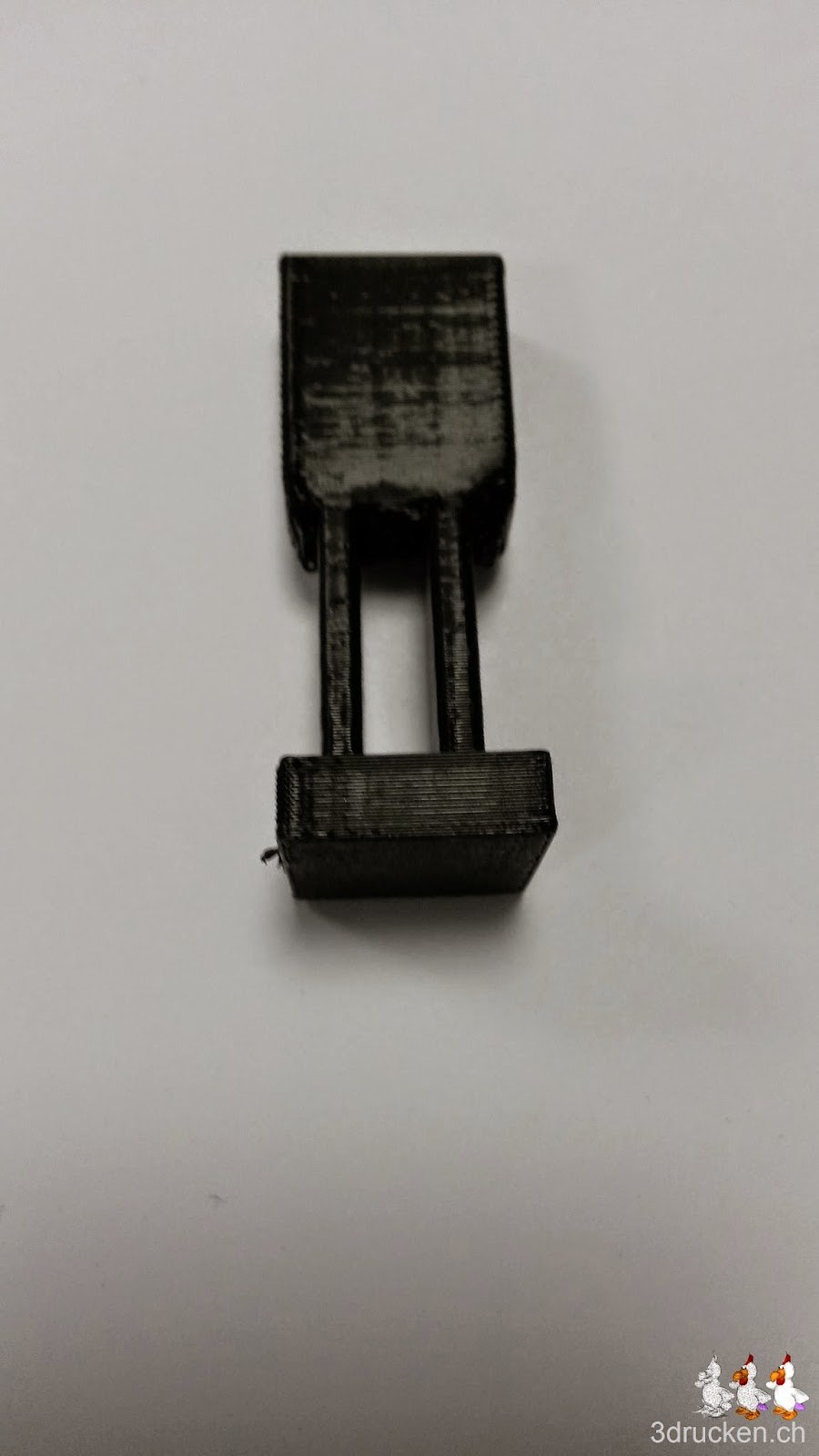 Foto des nur bis zum Rumpf gedruckten Avatars auf dem Ultimaker Original