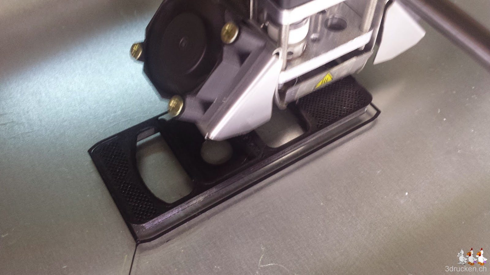 Foto des Drucks eines alternativen Lüftergehäuses für den Ultimaker 2