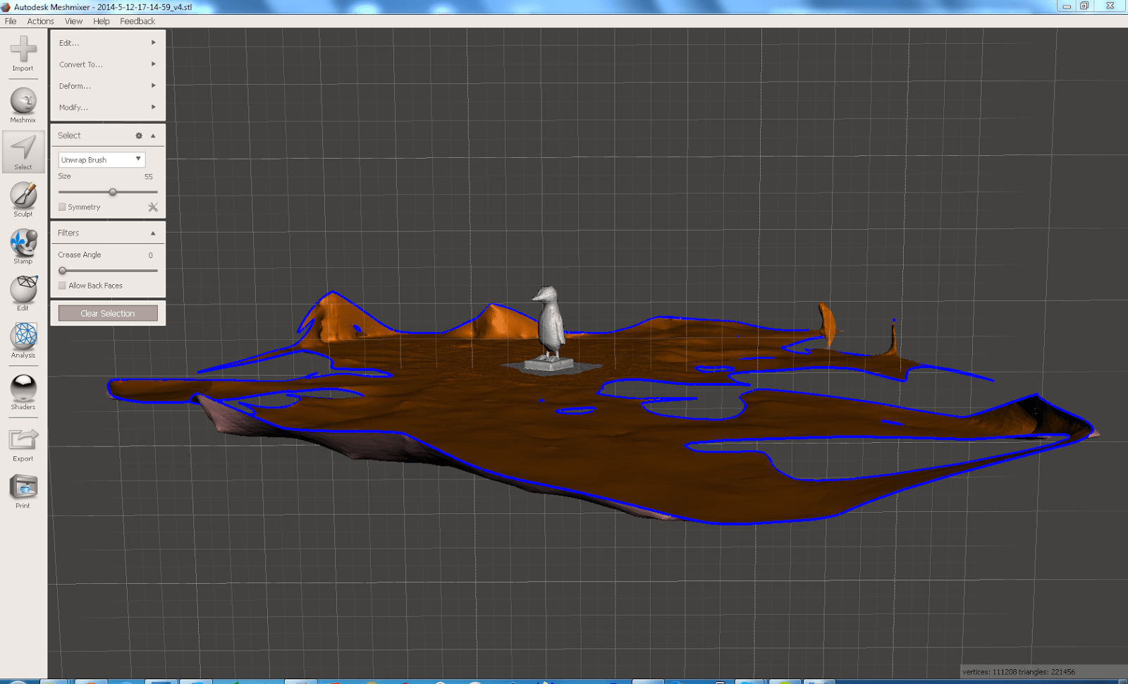 Screenshot aus Meshmixer beim Entfernen des Fussbodens aus dem Pinguinmodell