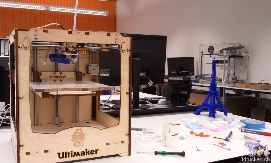 Montage des Drucktisches und der Z-Achse