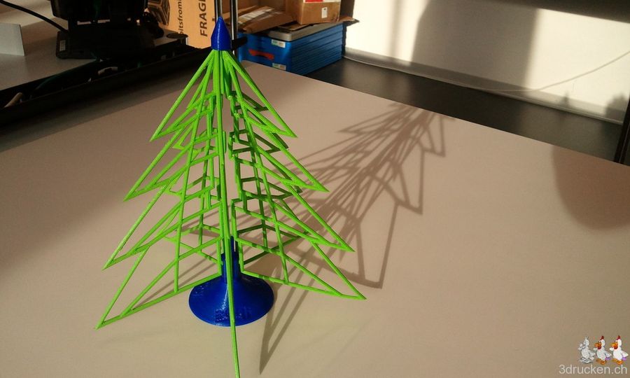 Büro-Weihnachtsbaum fertig