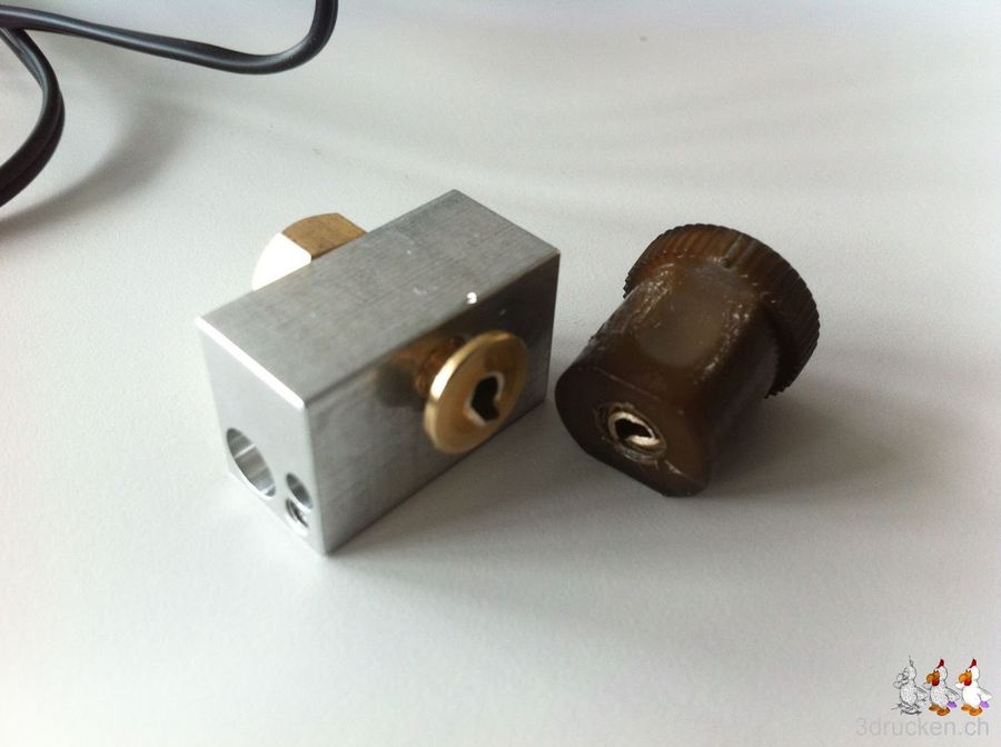 Schraube am Druck-Kopf gebrochen