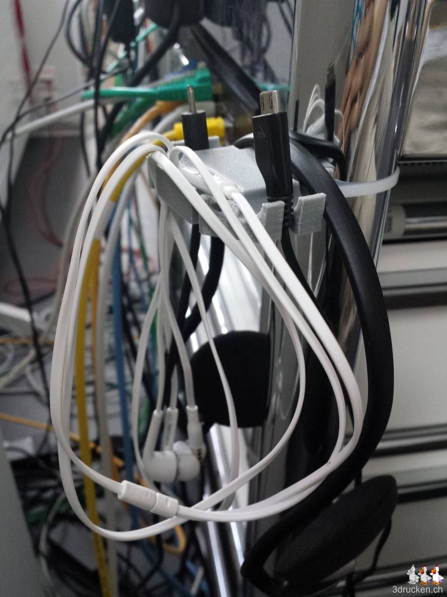 USB Kabelhalter für runde Tischbeine