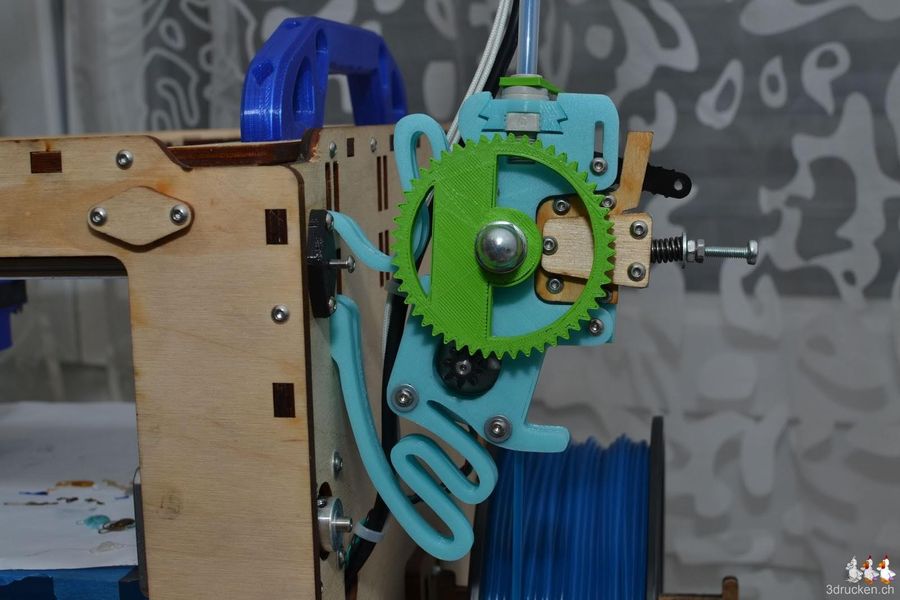 Entkopplung des Extrudermotors von der Rückwand