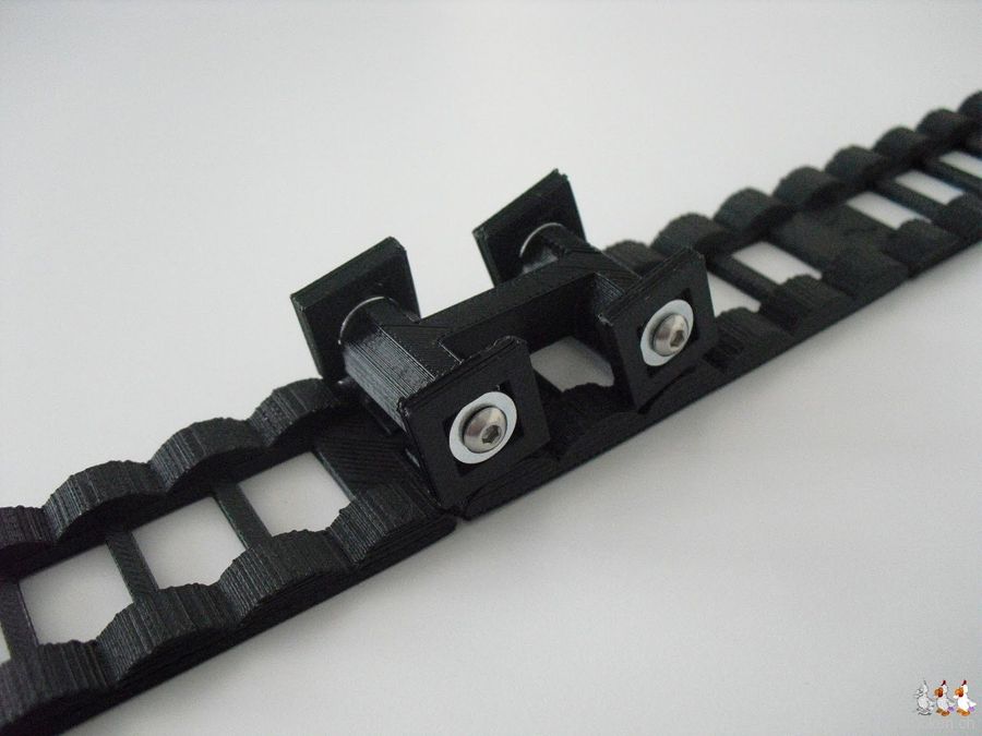 Ein Auto mit quadratischen Rädern