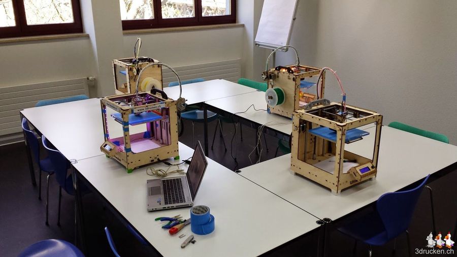 Vier Ultimaker 1 auf einen Streich