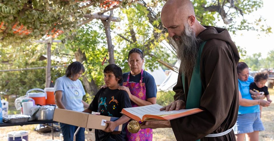 Ministering Among the Apsáalooke