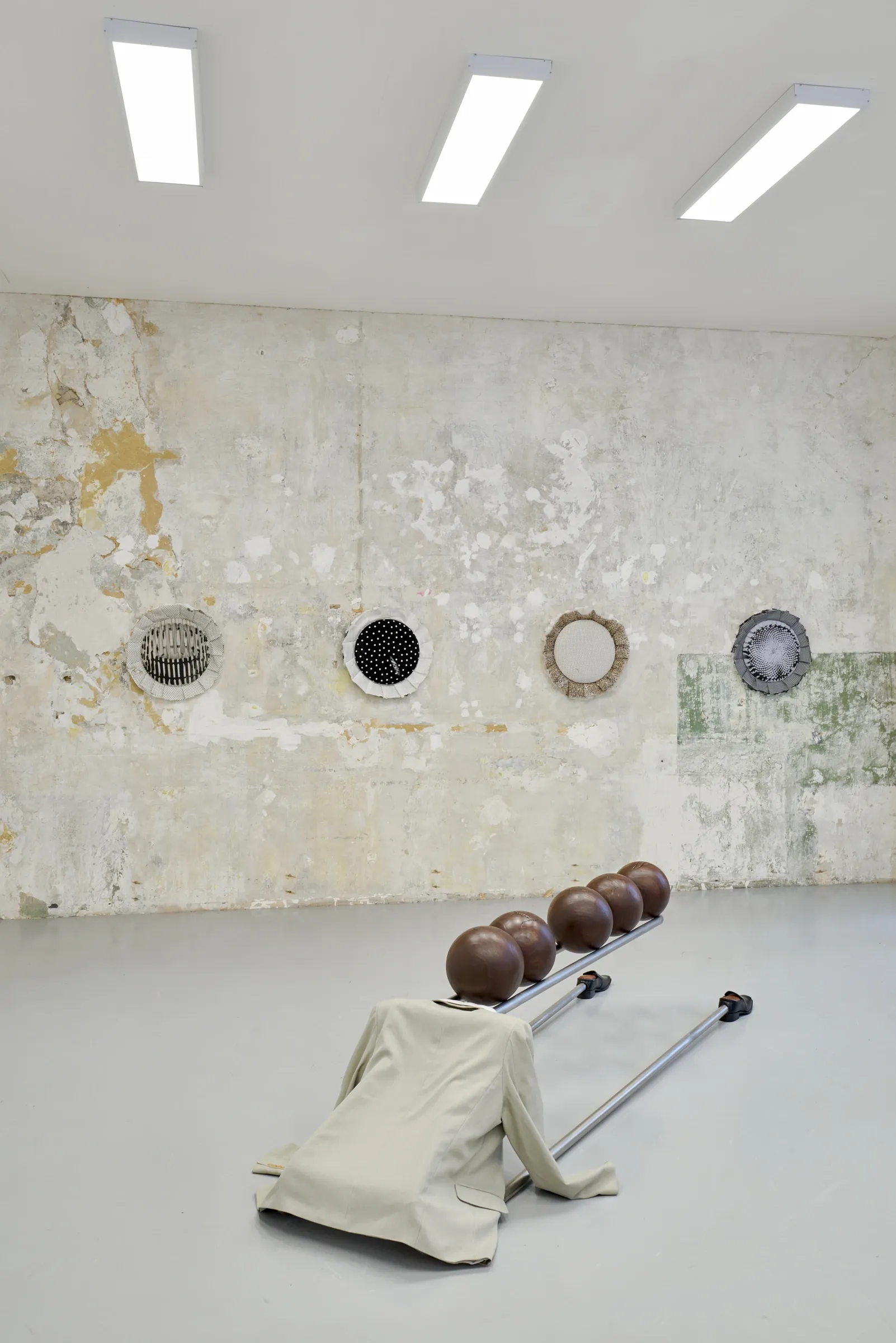 Anna-Marie Berdychová, Valentýna Janů, Tereza Kalousová, Bety Krňanská, Markéta Slaná and Nik Timková group show artworks, instalaltion view, 