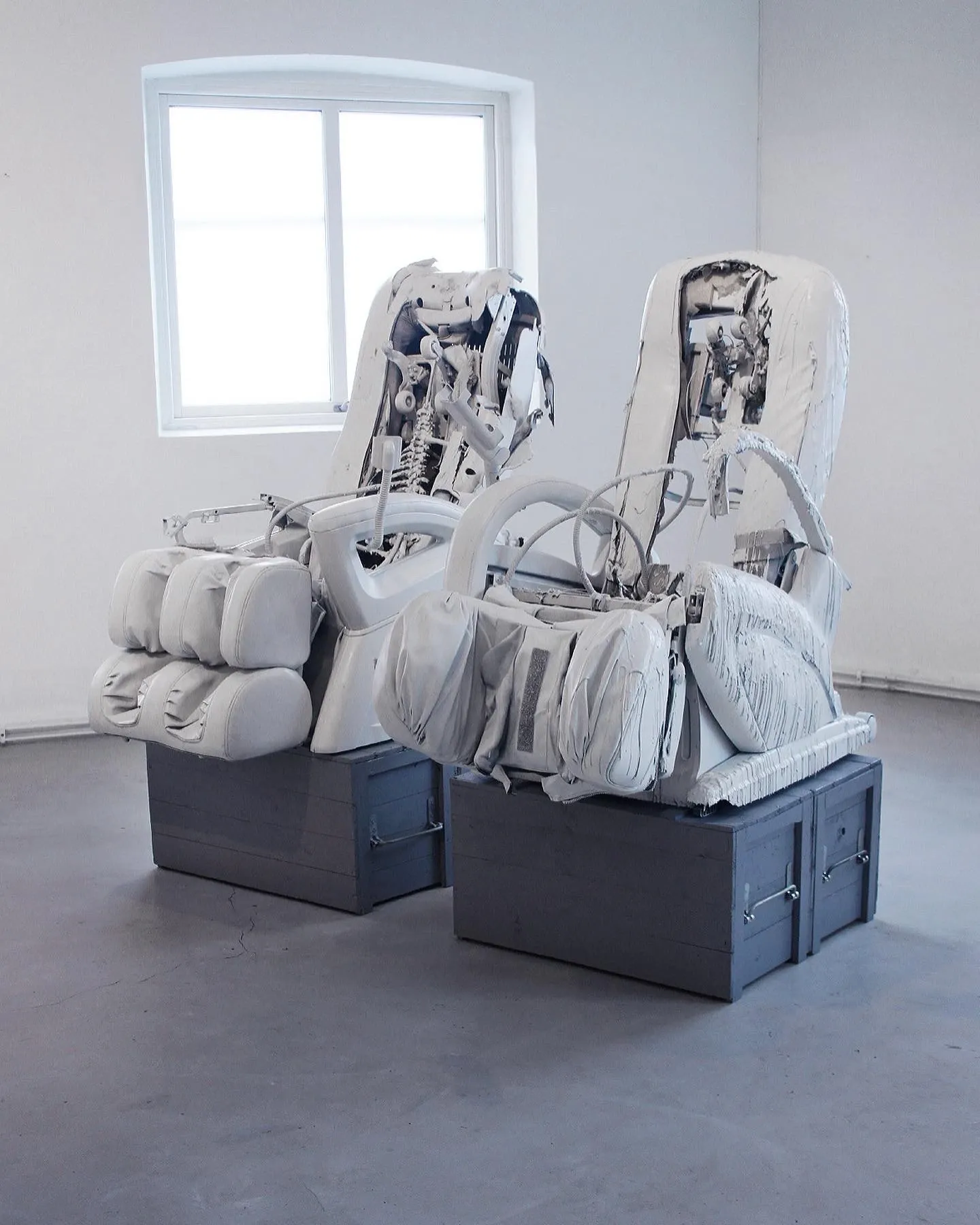 Andreas R Andersson, Contemporary sculpture with padded structures and tubing, Sit Tight, Gothenburg 2016–2017, Photo Andreas R Andersson