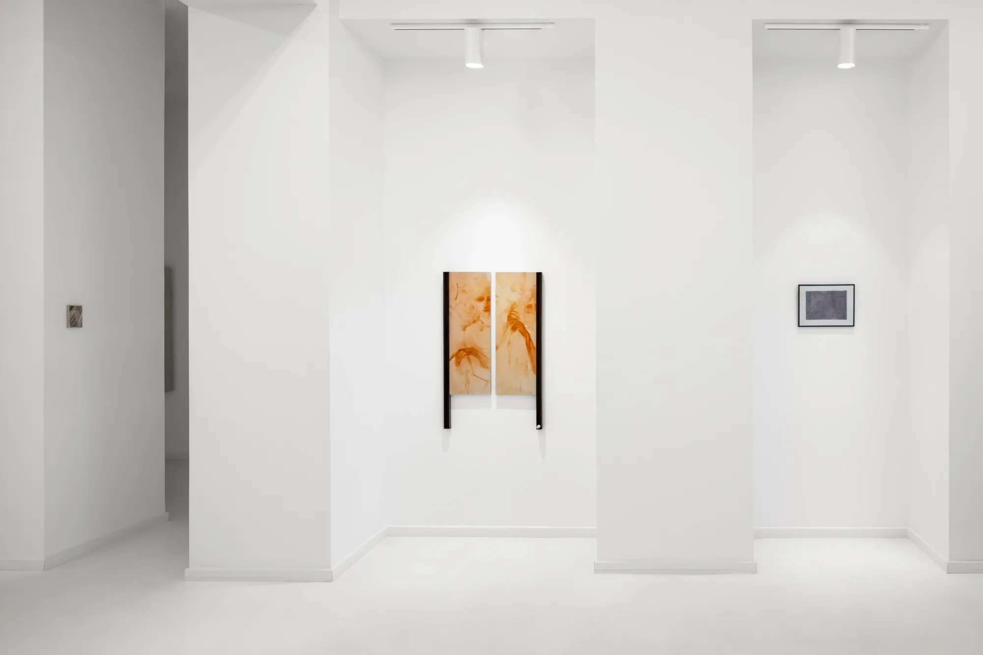 HOS Gallery Group Show The Gift - with Artists Julia Szczerbowska, Kama Kicińska, Zuzanna Mazurek, Julia Bachur and Amelia Woroszyl