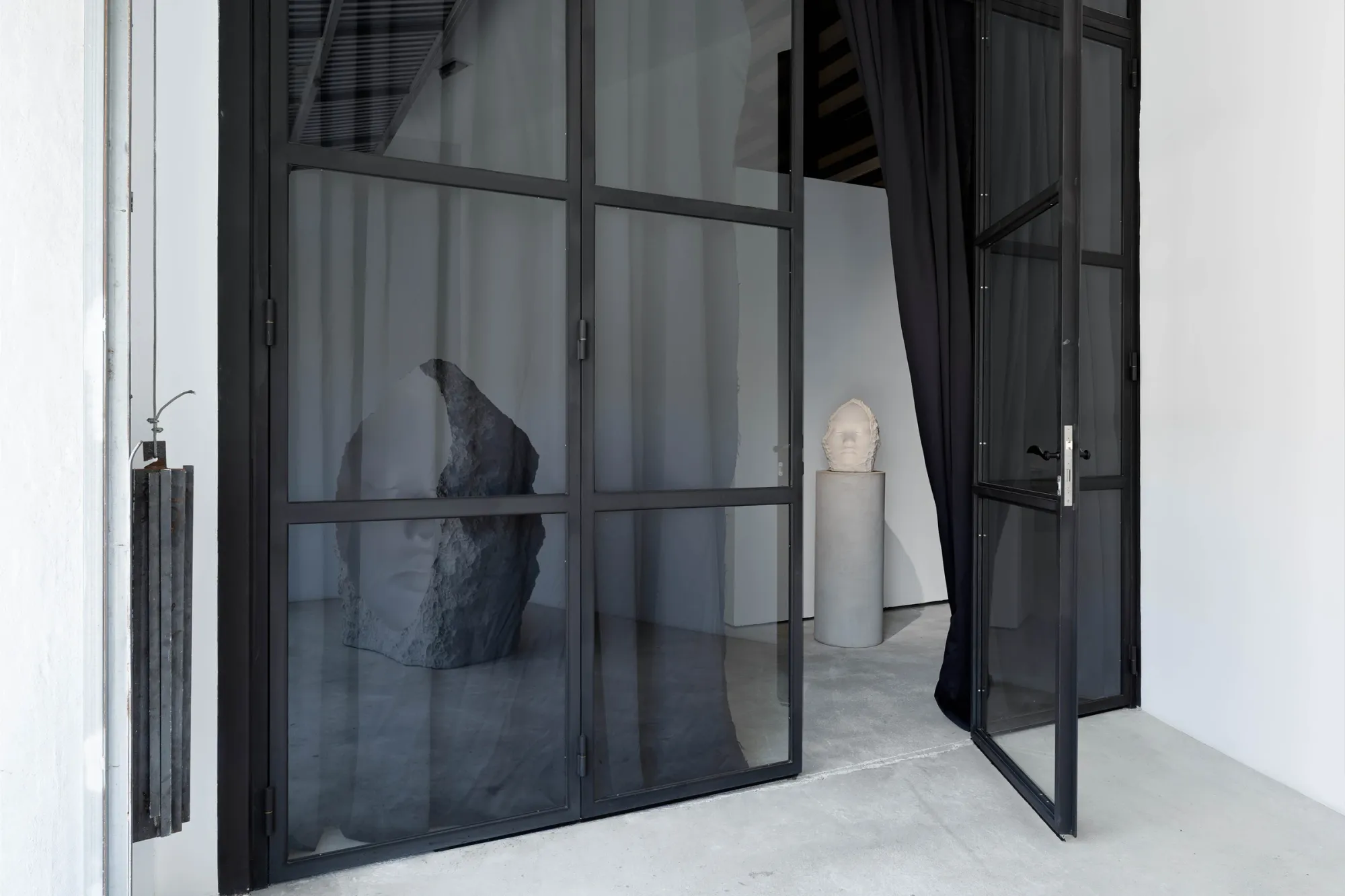 Alejandro Monge, Synthetic Future, LA BIBI Gallery, Palma de Mallorca, 2026, installation view with cement figures