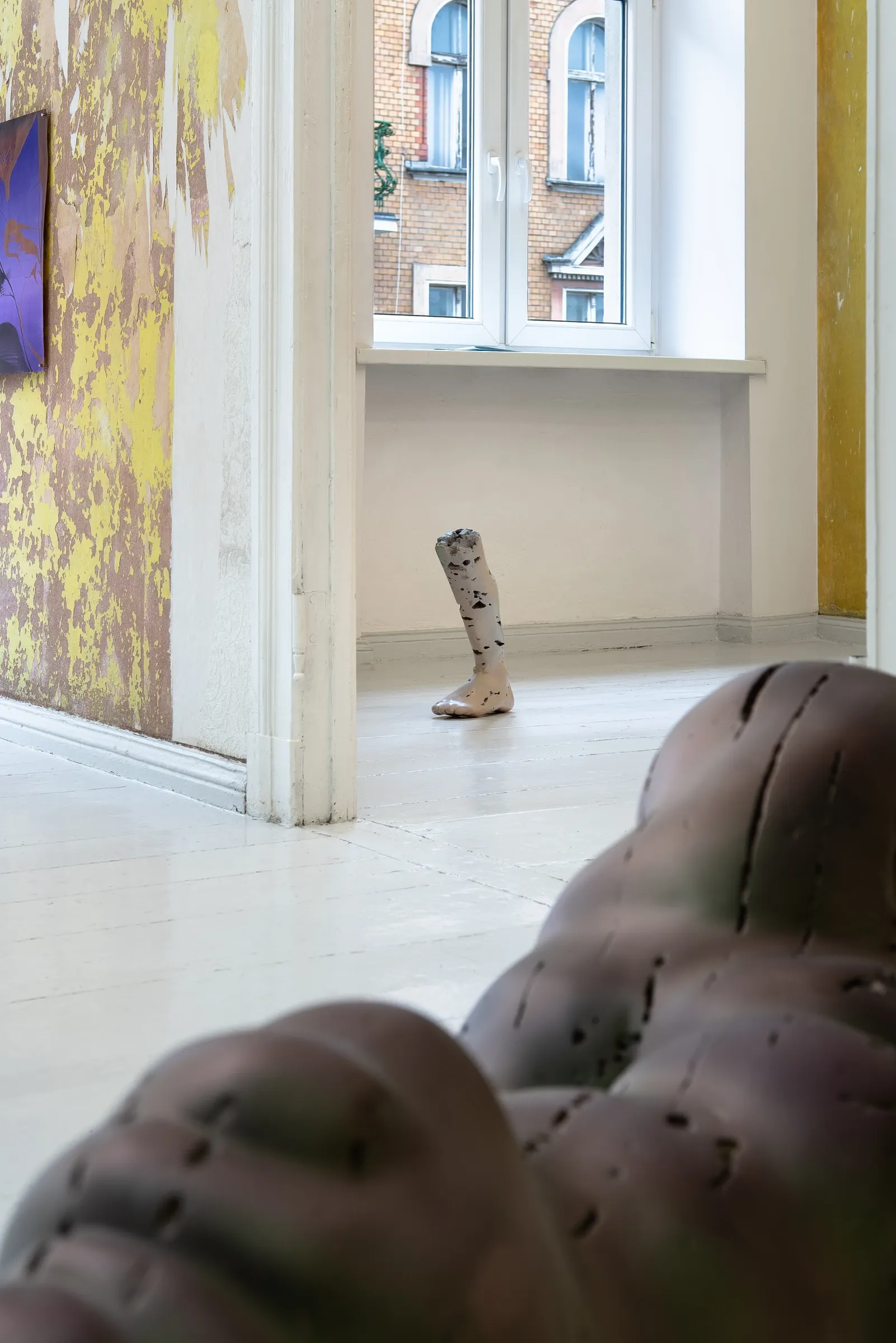 Kamil Kukla, Silva, Pani Domu, Poznań, 2026, installation view, small sculpture by the window